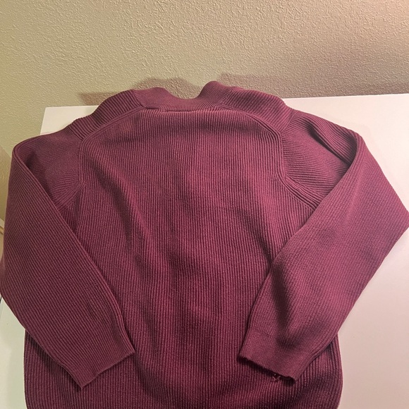 Izod Sweater - Picture 3 of 3